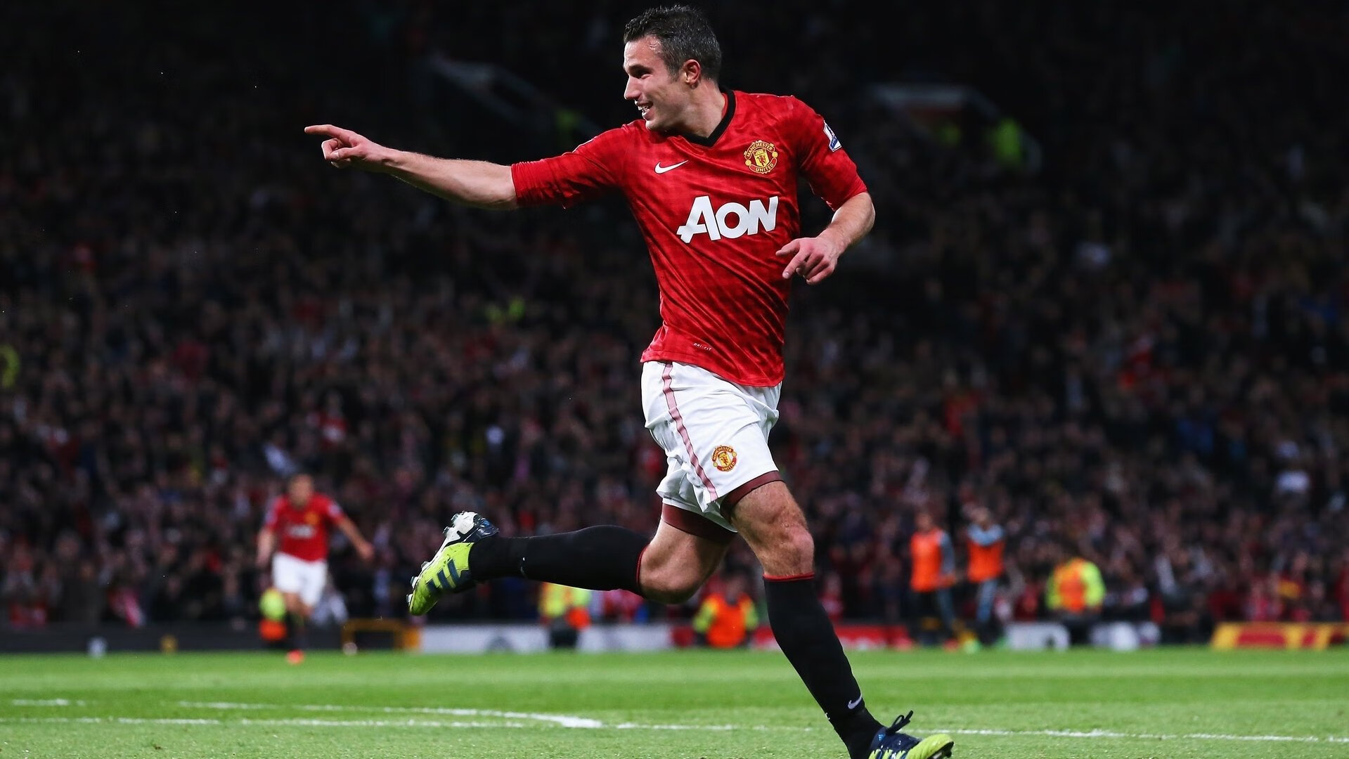 五大联赛裁判争议性判罚是否成为媒体热点话题,赛事裁判都来自哪里