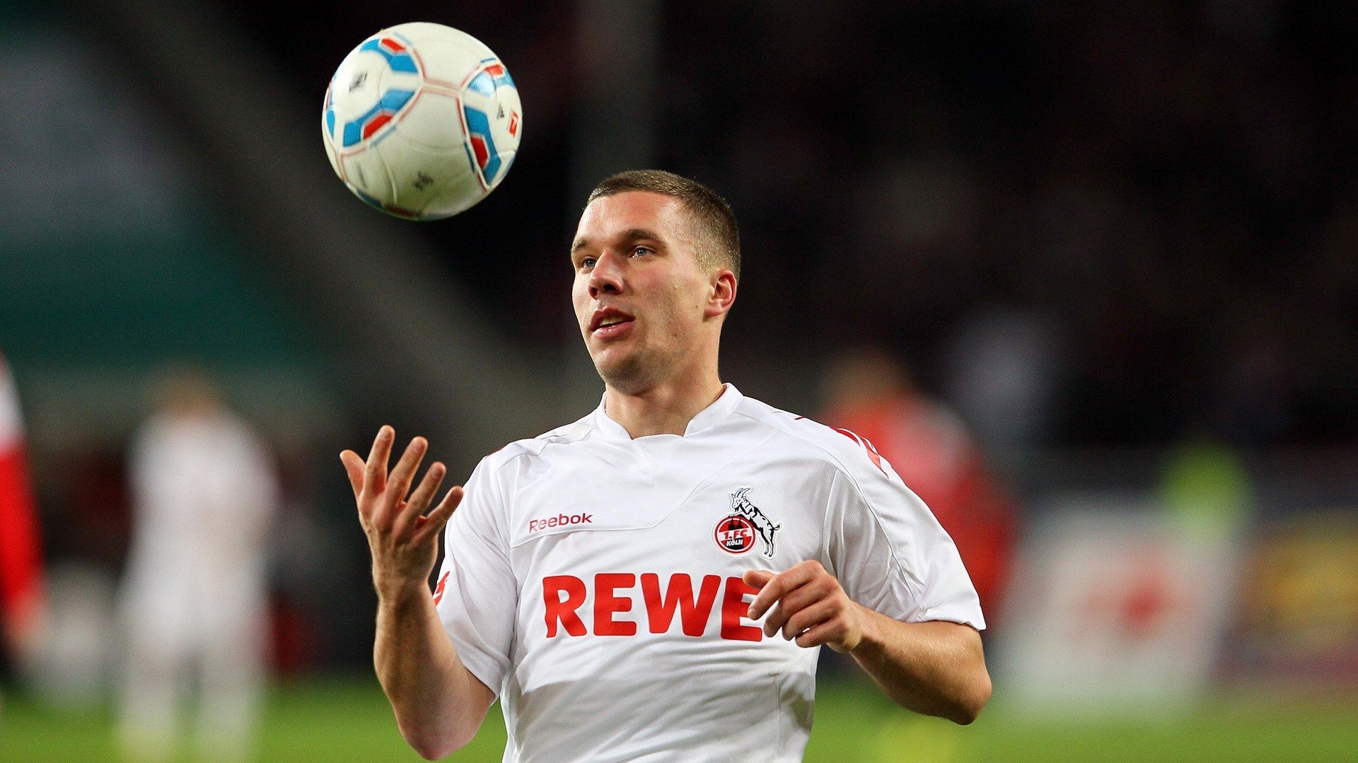 米兰体育赛事-职业联赛赛程调整优化观赛体验兼顾球员恢复周期，职业联赛俱乐部